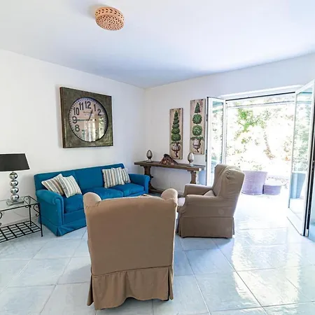 Pietra Salata Villa Capri